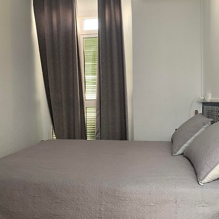 Hostal Alcobia Севілья Екстер'єр фото