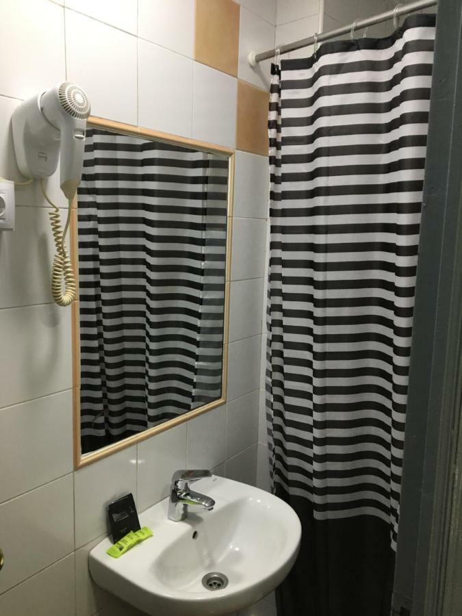 Hostal Alcobia Севілья Екстер'єр фото